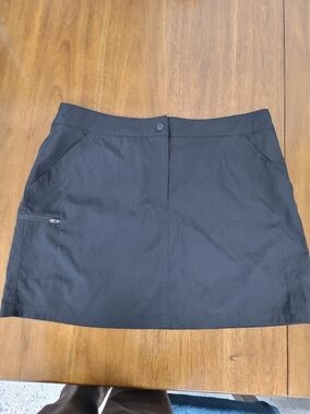 Women's Black Mini Skort with Front Snap and Side Pockets